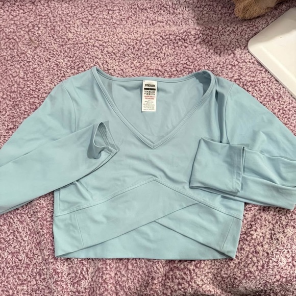 Gym shark baby blue long sleeve crop top - Picture 1 of 1